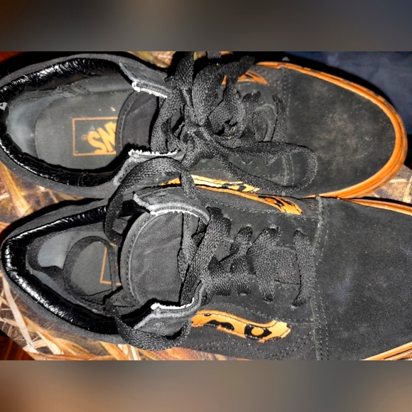 Vans - Picture 2 of 3